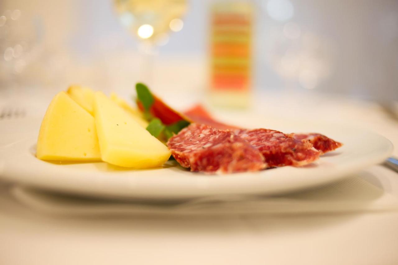 Hotel Falco Riccione Buitenkant foto