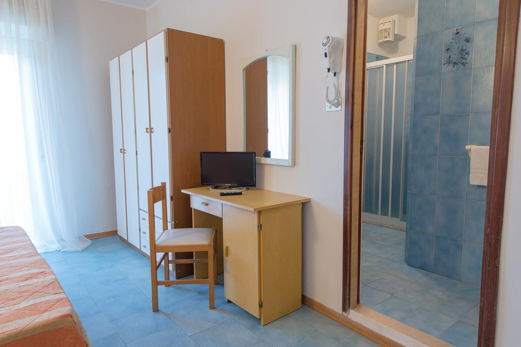 Hotel Falco Riccione Buitenkant foto