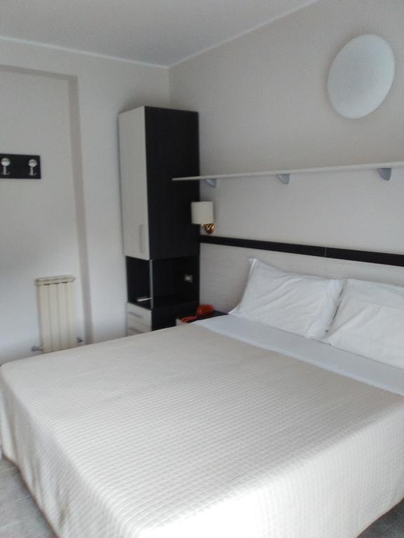 Hotel Falco Riccione Buitenkant foto
