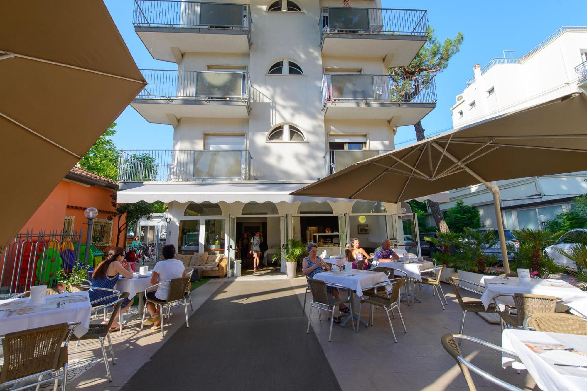 Hotel Falco Riccione Buitenkant foto