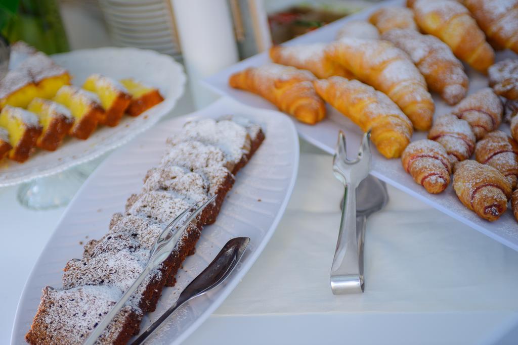 Hotel Falco Riccione Buitenkant foto