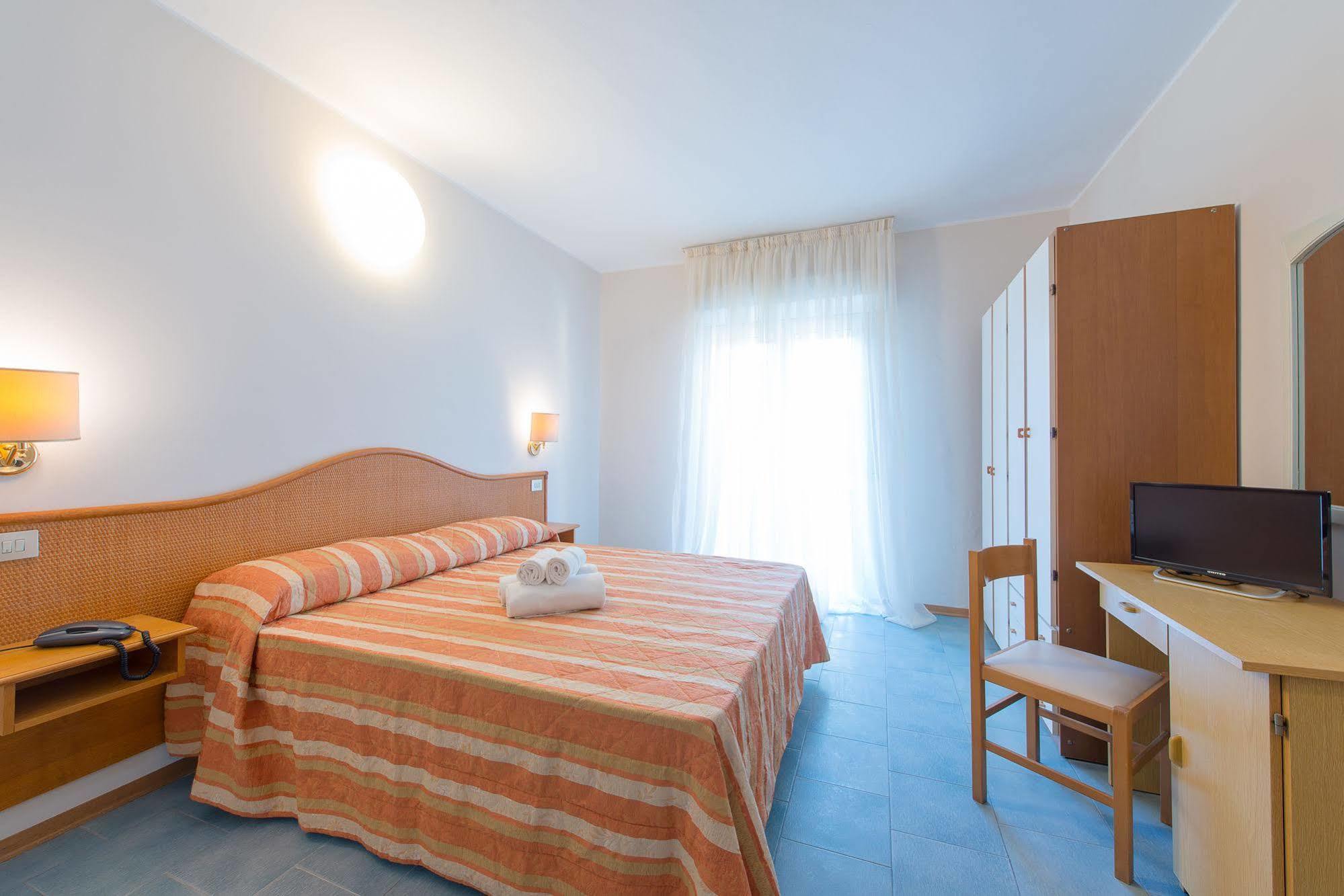 Hotel Falco Riccione Buitenkant foto