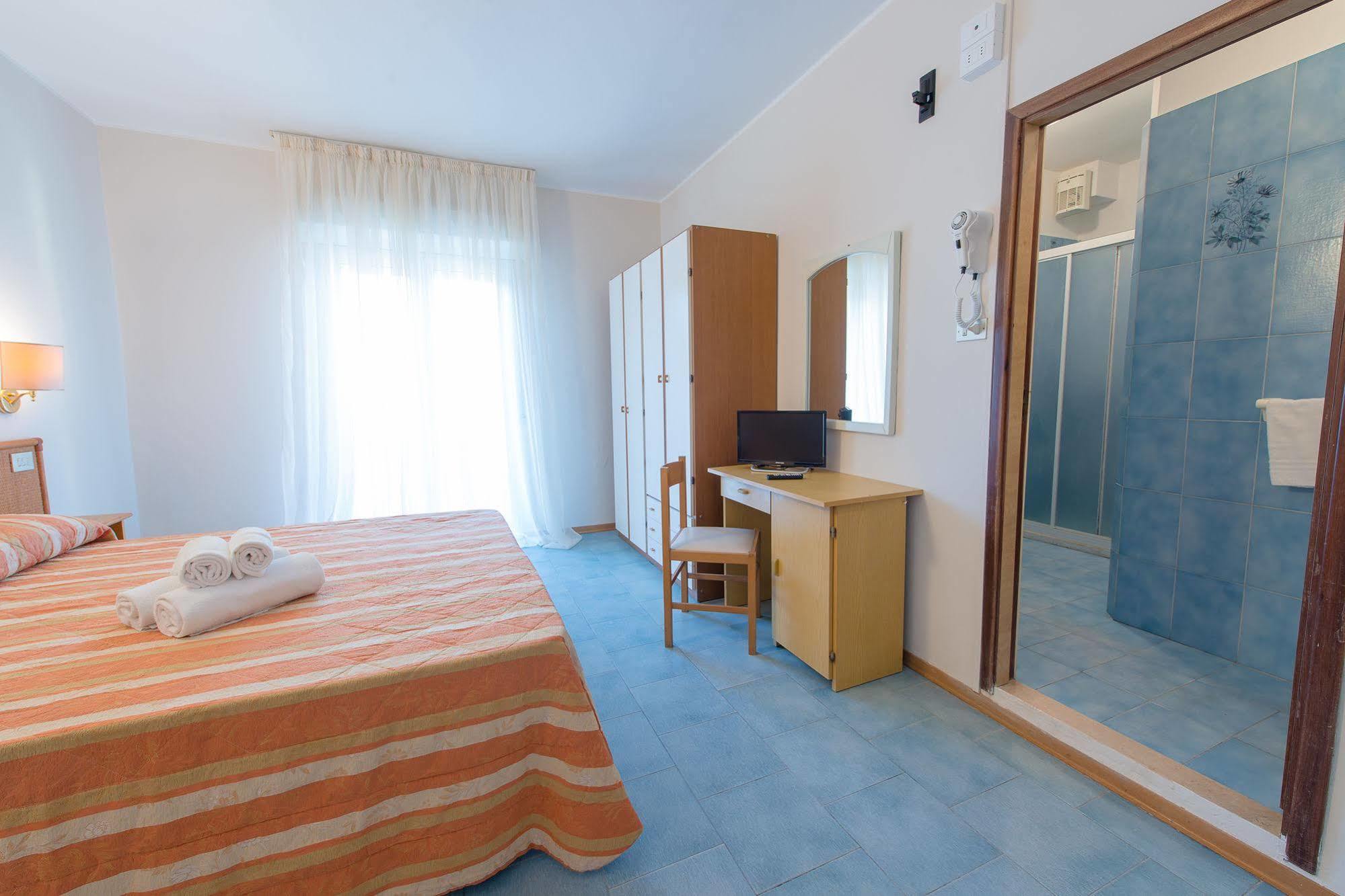 Hotel Falco Riccione Buitenkant foto